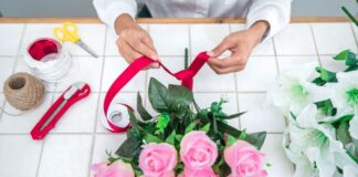 Jak utrzymać świeże cięte róże w wazonie? Skuteczne metody przedłużenia trwałości kwiatów w wazonie.
